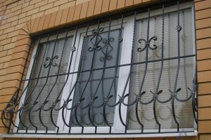 Причины, по которым решетки на окна необходимы