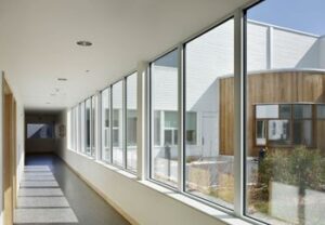 Алюминиевые окна: надежные конструкции с длительным сроком службы