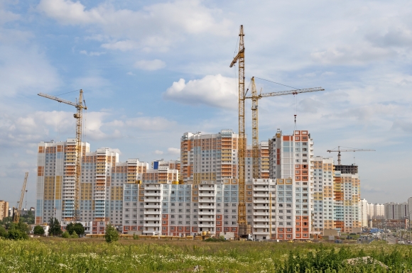 Более 40 низкомаржинальных проектов жилья поддержат в регионах РФ