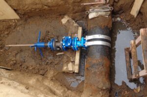Как правильно делать врезку в трубу водопровода?