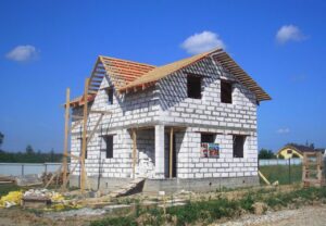 Нужно ли строить дома из газобетона?