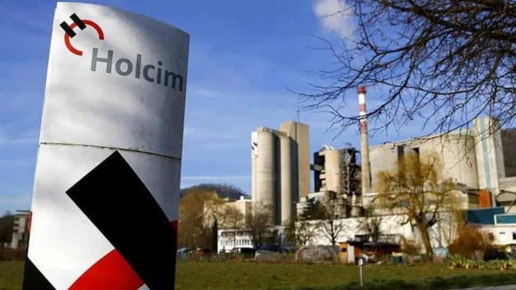 Швейцарский производитель цемента Holcim покидает Россию