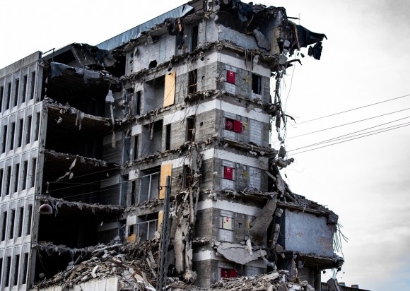 Более 56 тысяч зданий необходимо снести в Турции после землетрясений