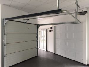 Подъемные ворота для гаража