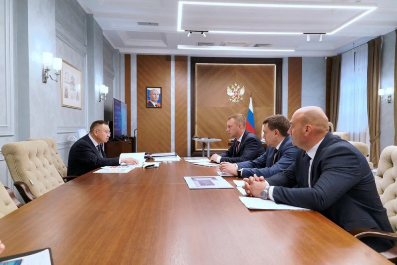 Глава Минстроя РФ провел рабочую встречу с Губернатором Саратовской области