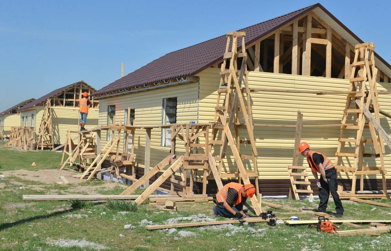 Локомотив ИЖС и пассажиры